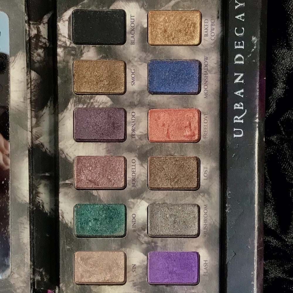 UD Shadow Box eyeshadow palette